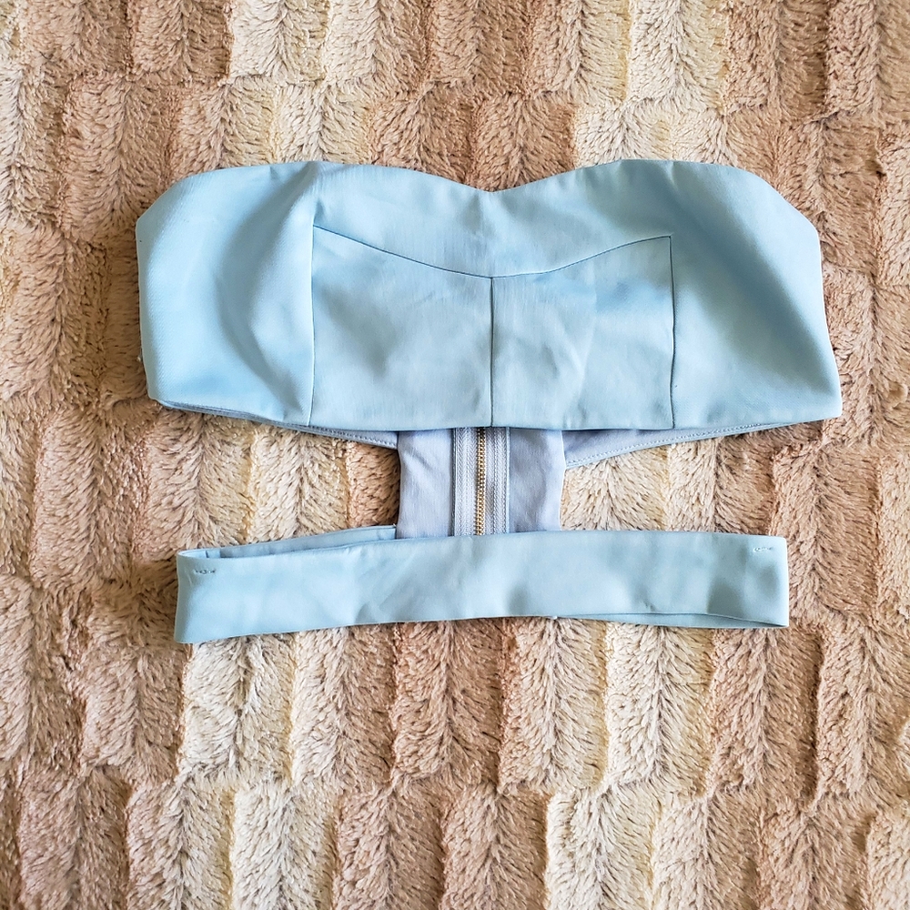 GOODTIME BLUE CUT OUT CROP TOP..SIZE M‎